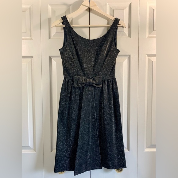 Dresses & Skirts - 🥂✨ Sparkly Vintage Dress w Bow ✨